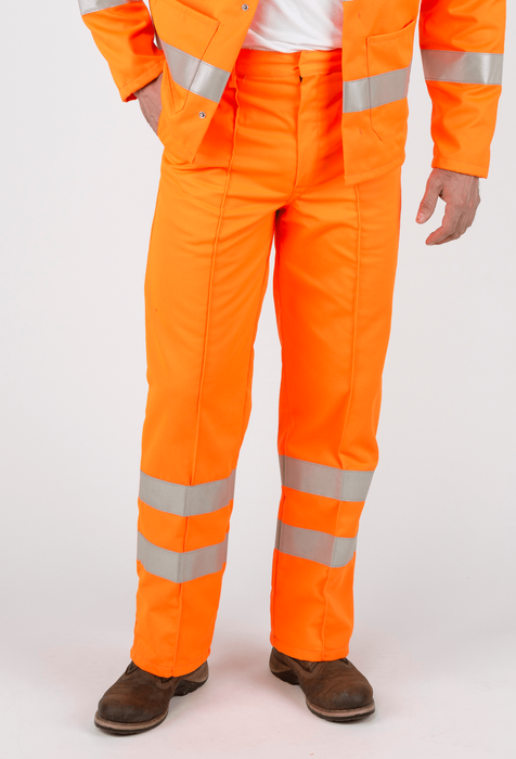 HIGH VISIBILITY PROTECTIVE GARMENTS